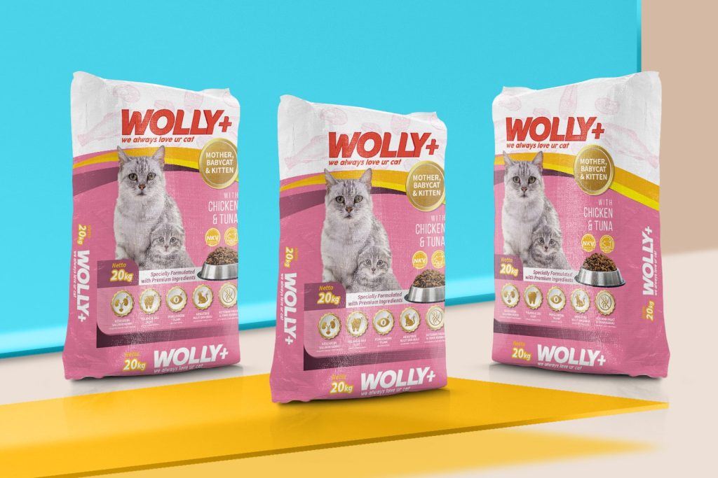 Wolly Pet Food - Logo and Packaging Design by EGGHEAD Branding Agency