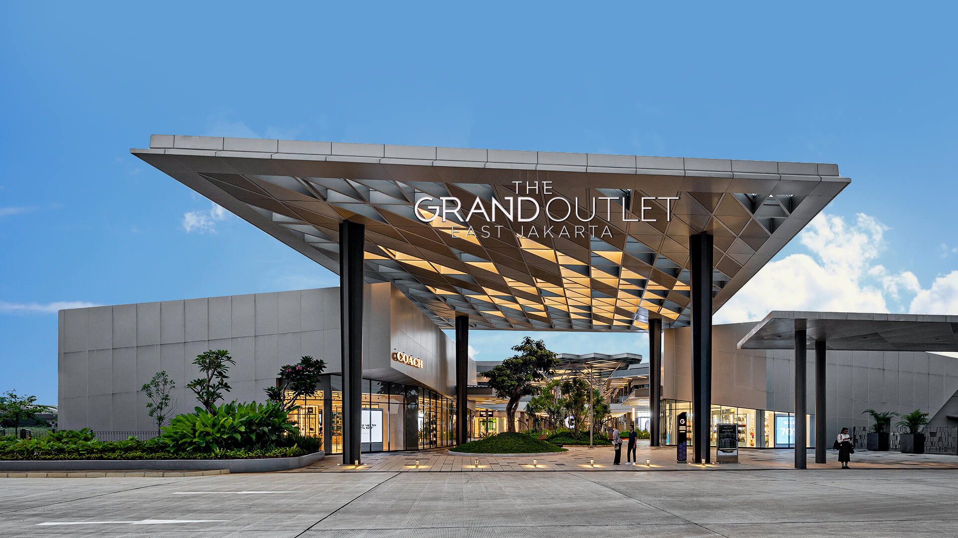 GRAND OUTLET